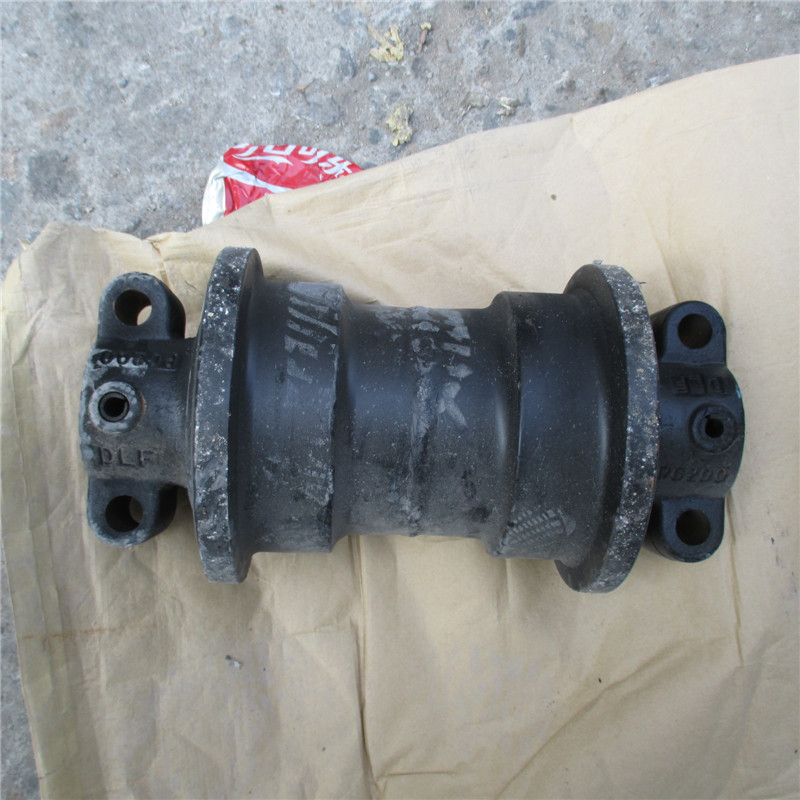 For Komatsu Excavator PC200-5 PC210-6 PC220-5 PC220-6 PC230-6 Lower Roller Track Roller Bottom Roller 20Y-30-00012